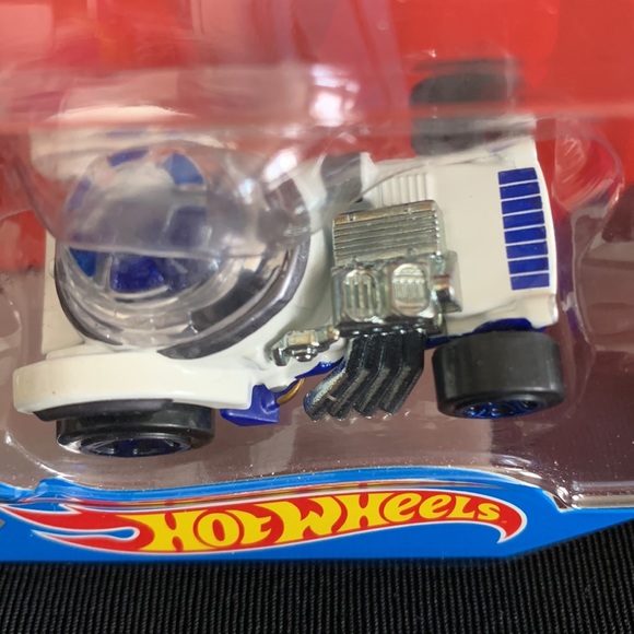2014 Mattel Hot Wheels Disney Star Wars R2-D2 Car - Picture 5 of 12